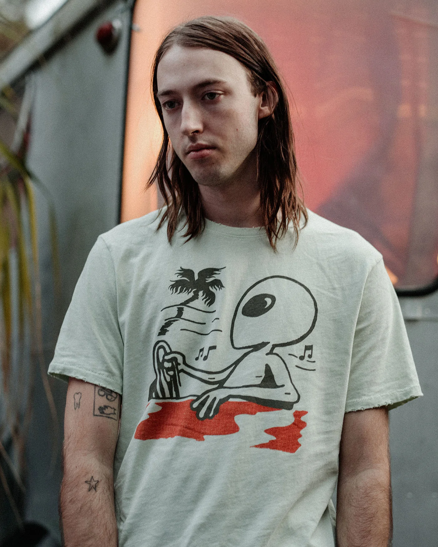 Alien Driving Vintage Tee - Image 3