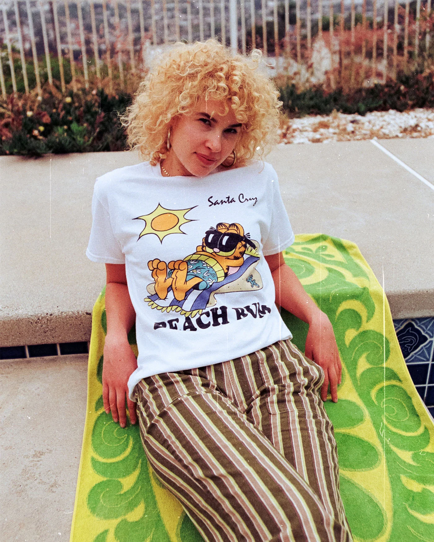 Garfield Beach Bum Flea Market Tee - Image 2