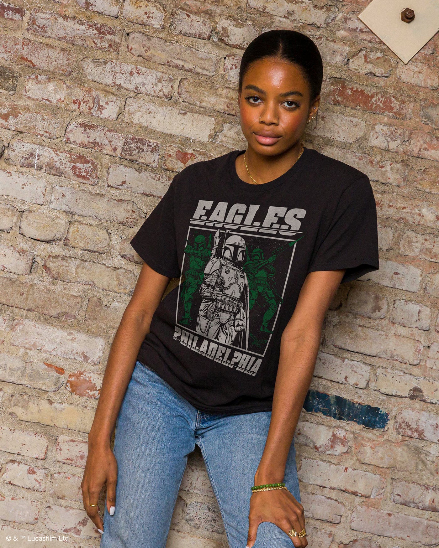 Eagles Star Wars™ Boba Fett Showdown Fan Tee - Image 2