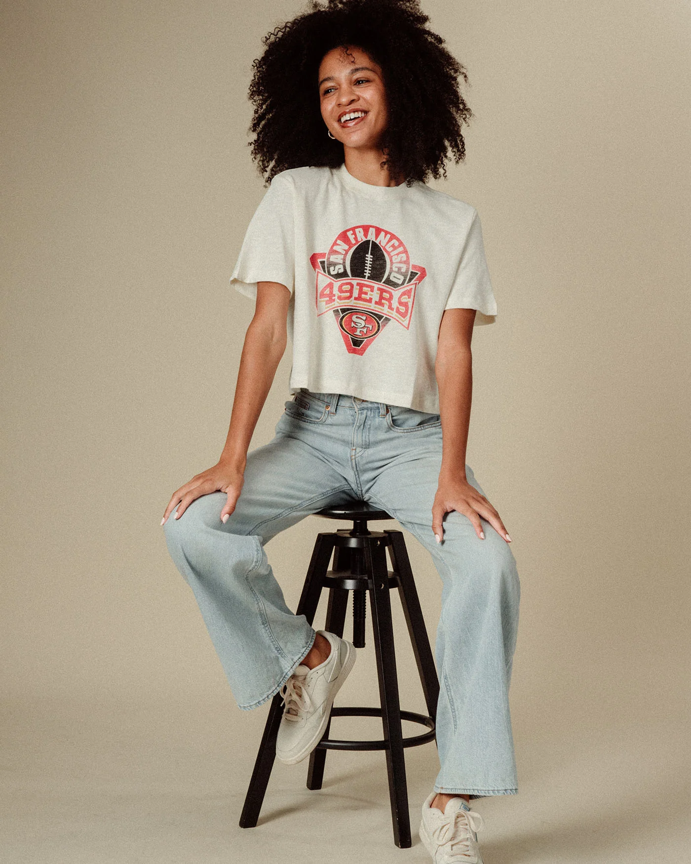 Women's 49ers Mock Neck Crop Tee - Image 2
