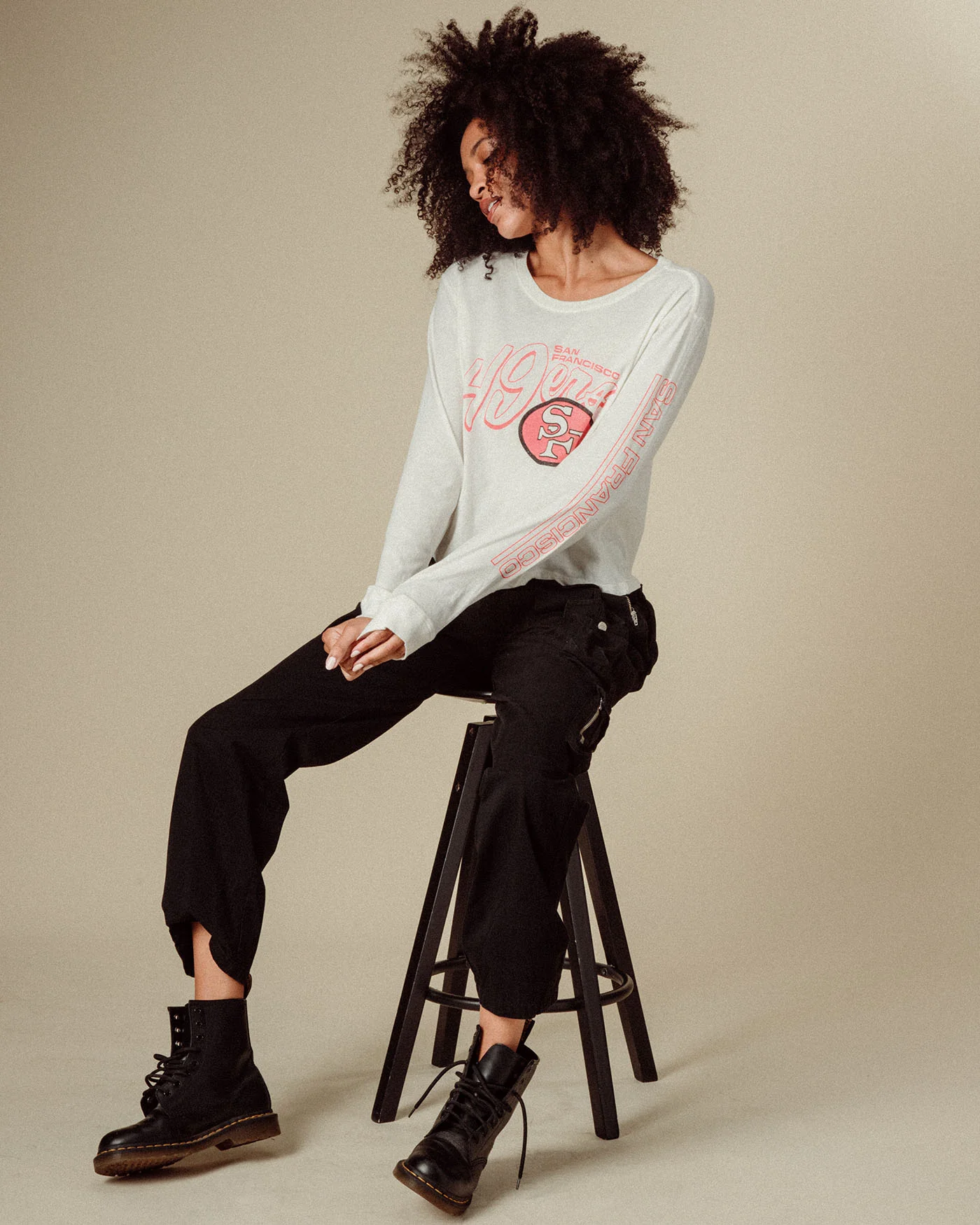 Women's San Francisco 49ers Touchdown Long Sleeve Crop Tee - Image 2