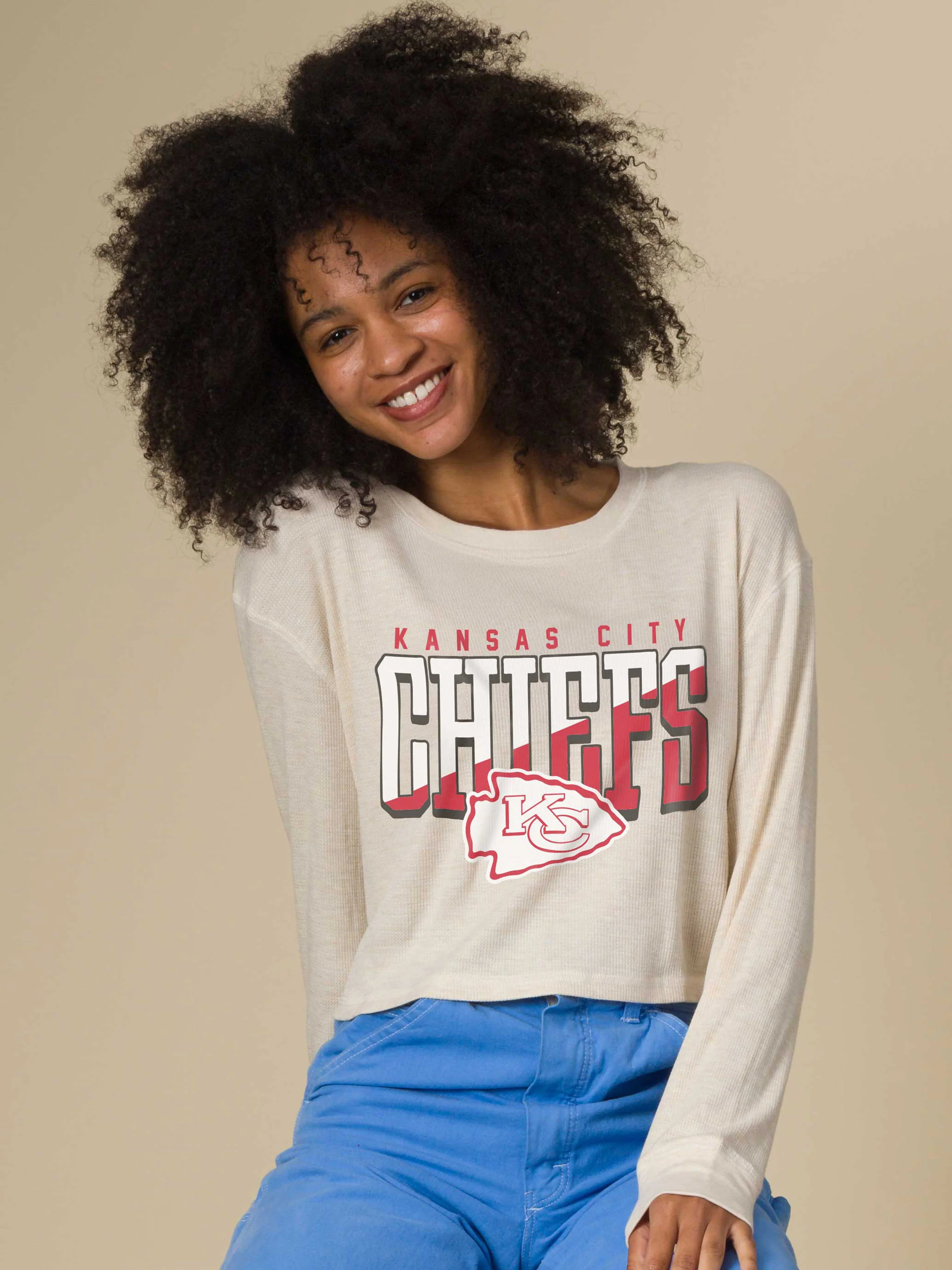 Women's Kansas City Chiefs Slant Crop Thermal - Image 2