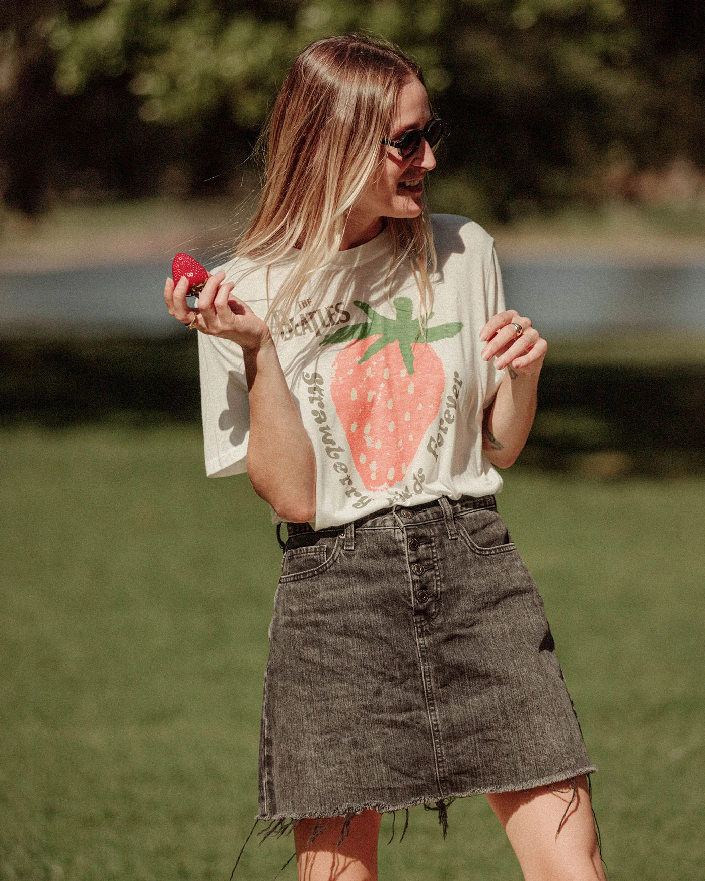 Women's The Beatles Strawberry Fields Forever Vintage Tissue Tee - Image 6